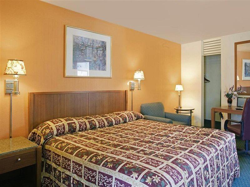 Americas Best Value Inn - Livermore Exterior photo