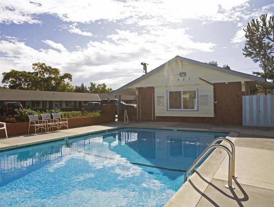 Americas Best Value Inn - Livermore Exterior photo